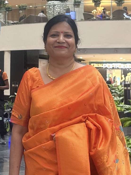 Dr Renu Saxena